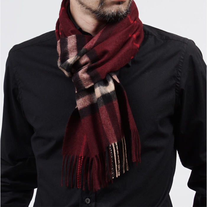 Image 2 of BURBERRY scarf stall red men gap Dis 3826754