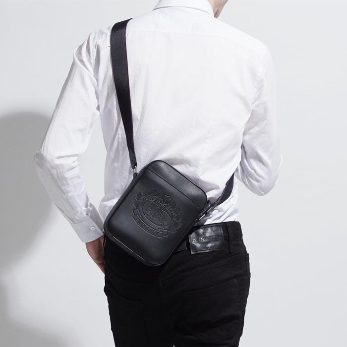 Image 2 of バーバリーバッグ 8005196 Black Small emboss emblem synthetic leather body bag