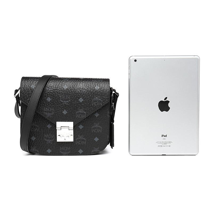 MCM バッグ　MWS8APA03BK01