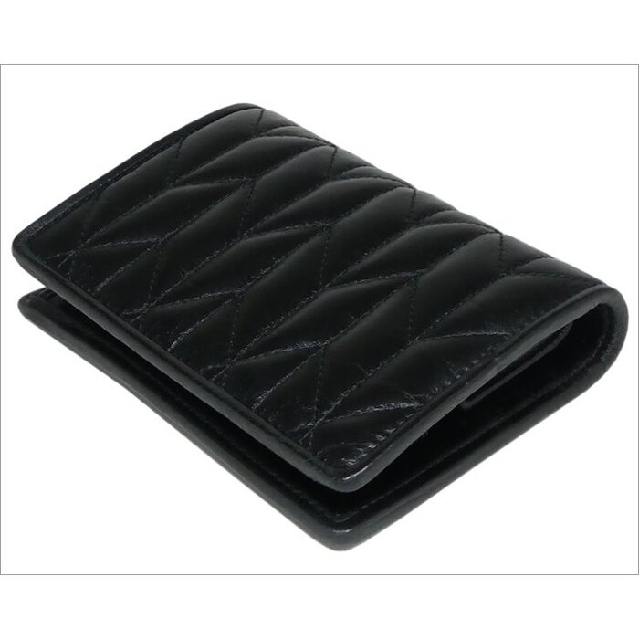 ミュウミュウ 二つ折り財布 シャイニーキルティングレザー ミニ ウォレット 5MV204 2D6C NERO