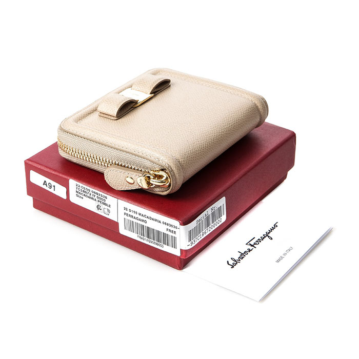 Image 2 of フェラガモウォレット 22-D156 PEBBLE CALF