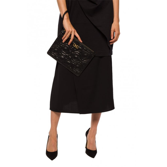 Image 2 of フェラガモバッグ 22-D563 CALF NERO APPLIQUED CLUTCH