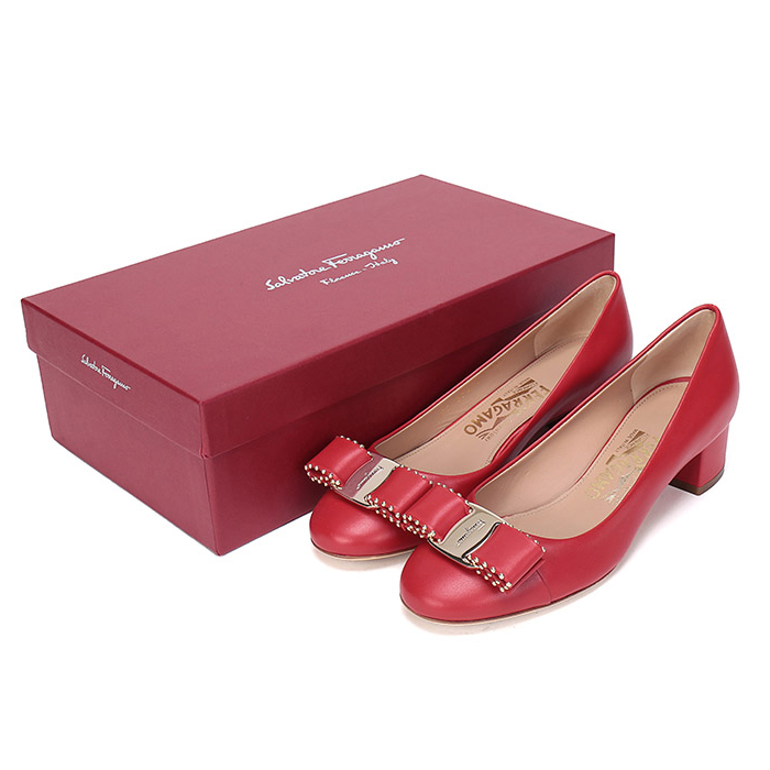 フェラガモレディシューズ 0692155 NACA LIPS RED