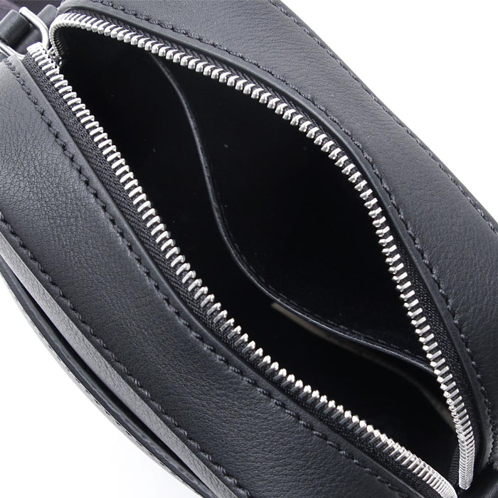 Image 5 of バーバリーバッグ 8005196 Black Small emboss emblem synthetic leather body bag