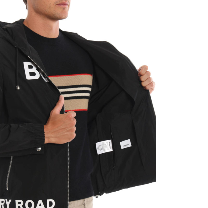 Image 4 of バーバリー メンズ ジャケット 8013857BLK Everton Horseferry print nylon jacket