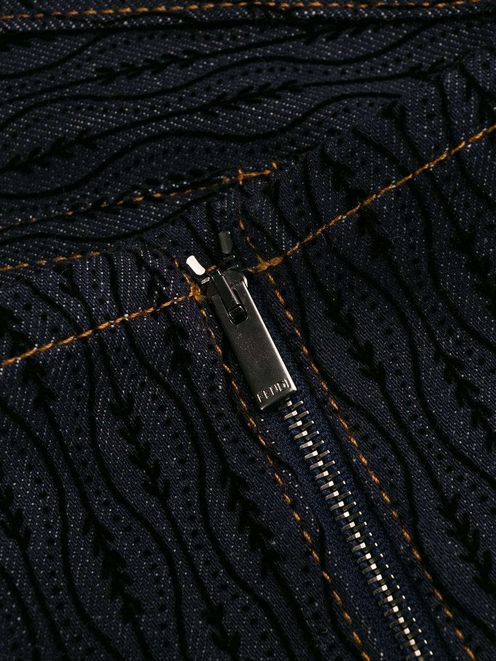 Image 4 of フェンディ レイズドシームパターンジーンズ FLP713A8FP