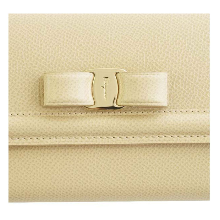 Image 5 of フェラガモウォレット 22-D154 PEBBLE CALF MACADAMIA