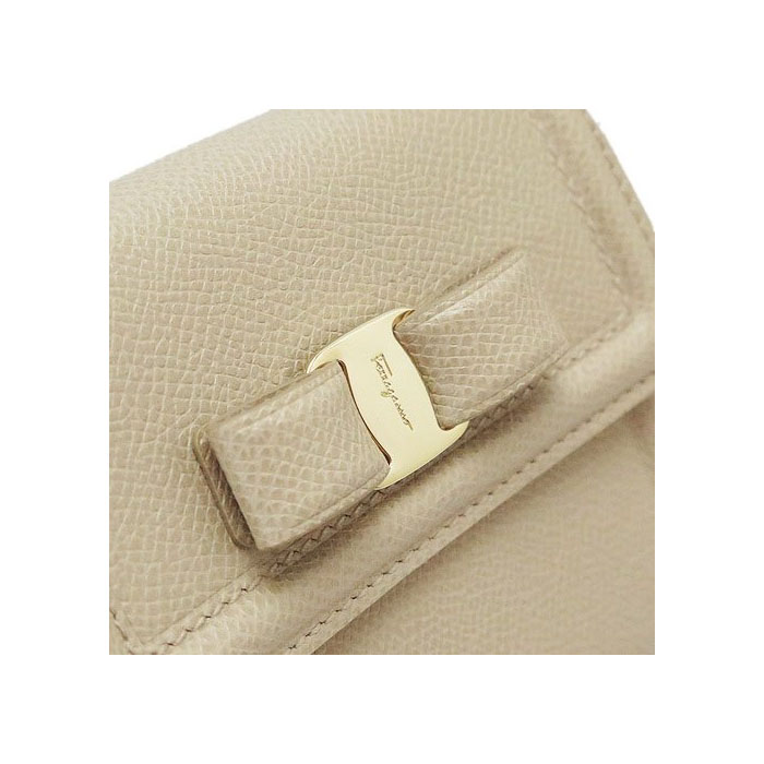 Image 6 of フェラガモウォレット 22-C911 PEBBLE CALF MACADAMIA