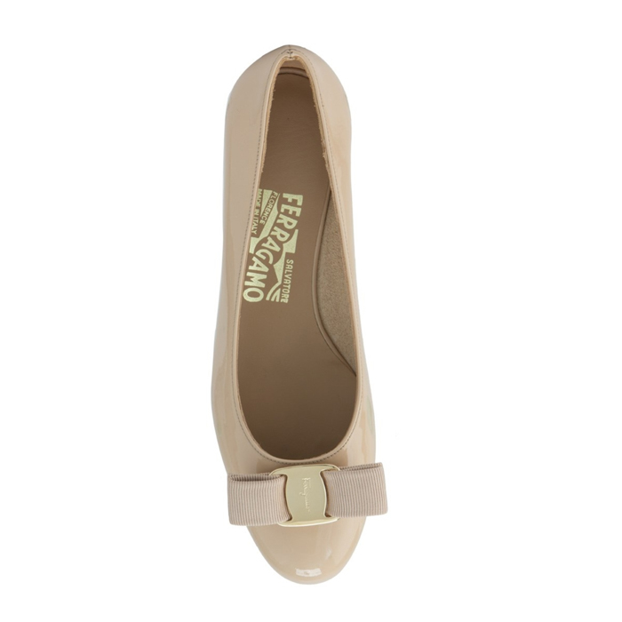 Image 3 of フェラガモレディシューズ 0530040 NAPLAK-CALF NEW BISQUE Pumps Enamel Beige