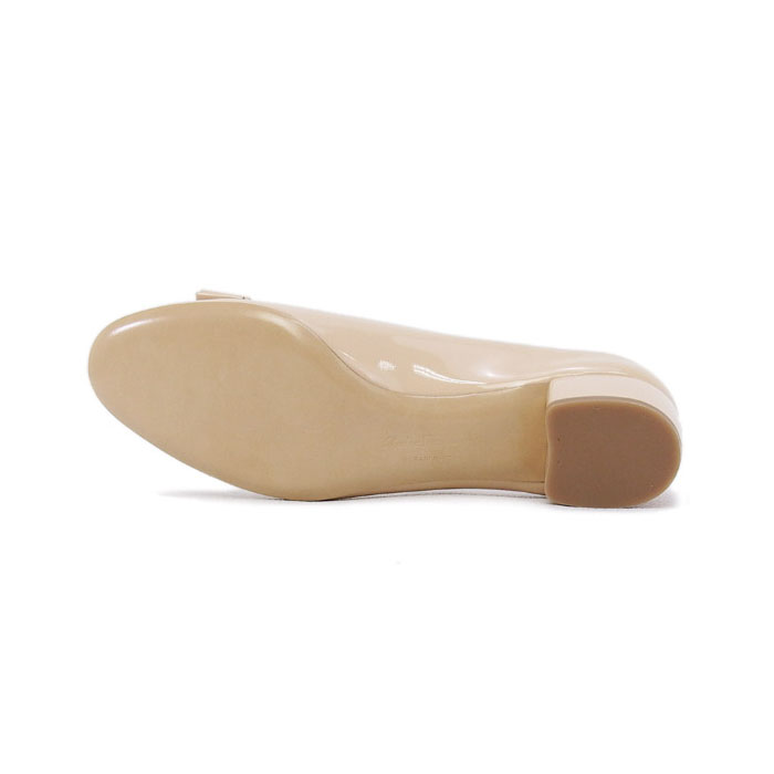 Image 4 of フェラガモレディシューズ 0529556 NAPLAK-CALF NEWBISQUE Pumps Enamel Beige