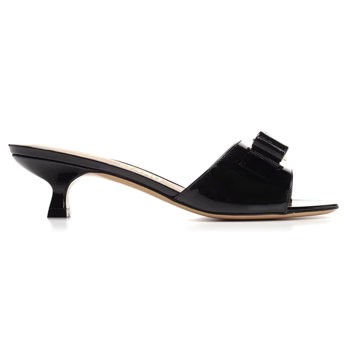 Image 3 of フェラガモレディシューズ 0705010 PA-C NERO Vara Bow Slide Sandals